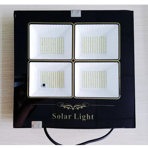 Đèn pha năng lượng mặt trời 4 ô 100w 