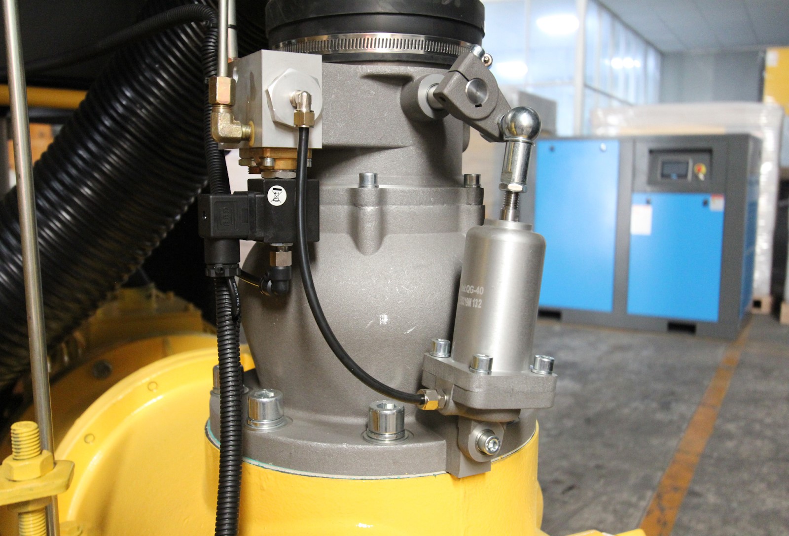 Máy nén 2 cấp hút và chứa được lượng khí gấp đôi