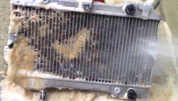 két giải nhiệt máy nén khí trục vít