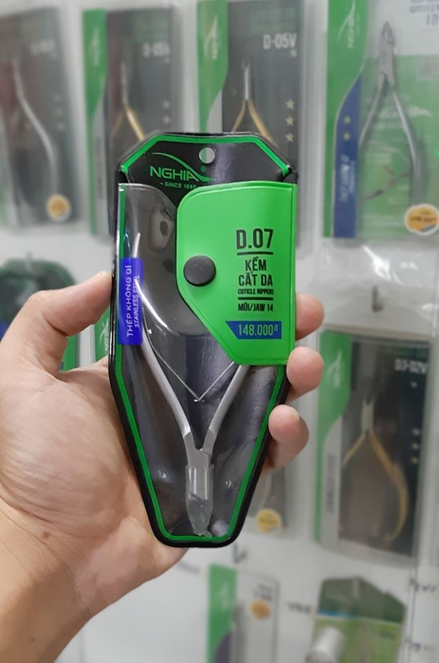 Kềm Quý chuyên cung ứng các dòng sản phẩm kềm, kéo và máy móc liên quan Kềm Quý chuyên cung ứng các dòng sản phẩm kềm, kéo và máy móc liên quan