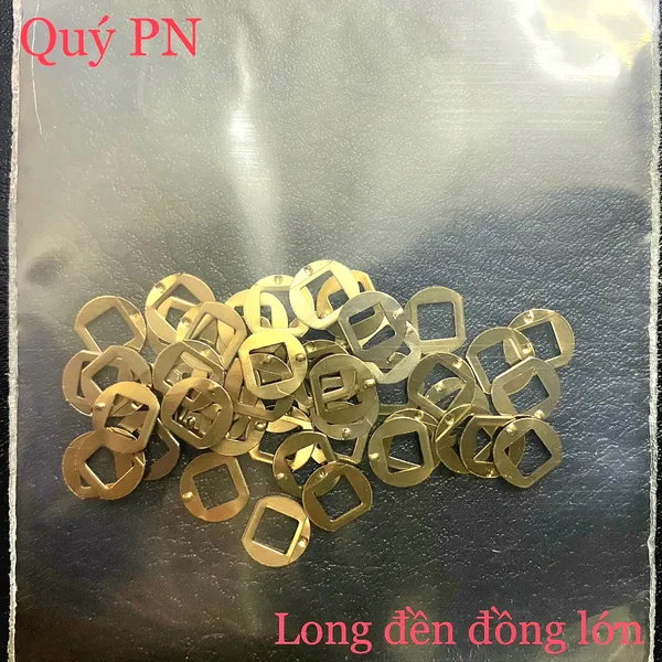Long đền đồng lớn