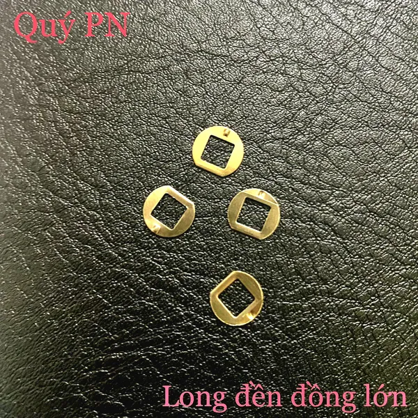 Long đền đồng lớn