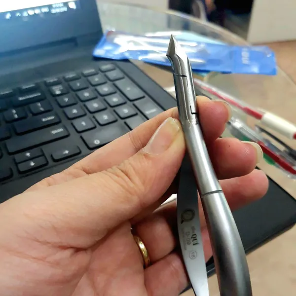 Kềm Quí D09 thép không gỉ