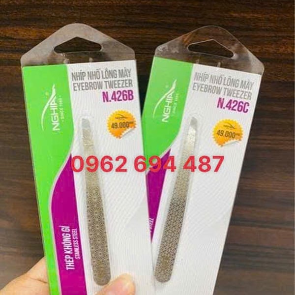 Kềm Nghĩa N.426 - Nhíp Nhổ Lông Mày Đầu Xéo Hoa Văn Inox