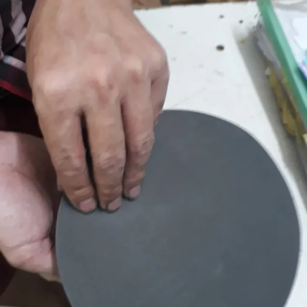 Giấy nhám Nhật dán keo tròn
