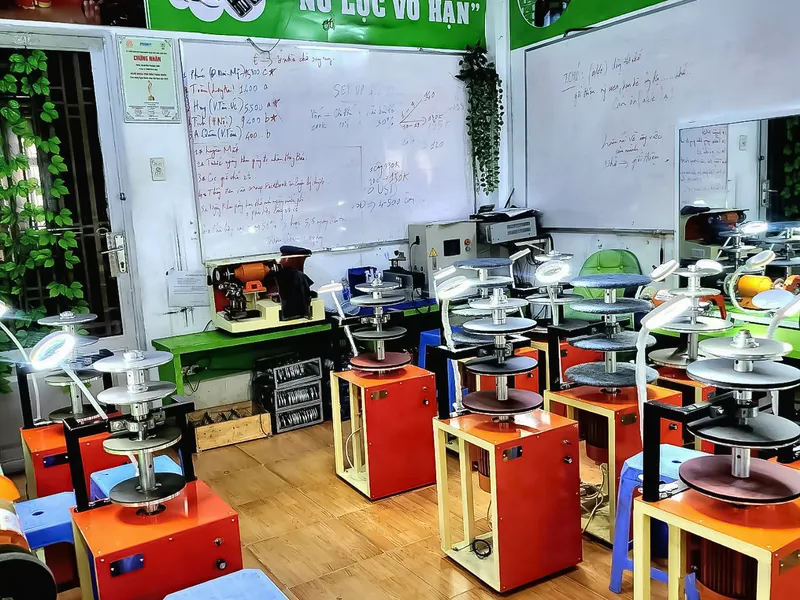 Học Mài Kềm Cho Người Mới Bắt Đầu – Chọn Đúng Nơi Để Không Phải Học Lại