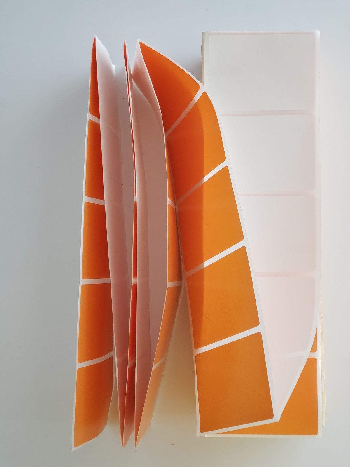 Decal màu dạng tờ zigzag Decal màu dạng tờ zigzag