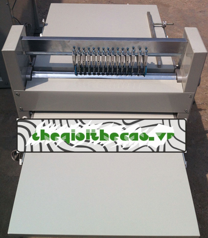 Máy cắt bế demi chuyên nghiệp Máy cắt bế demi chuyên nghiệp