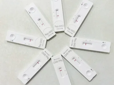 Xét nghiệm Covid-19 tại xưởng thẻ cào