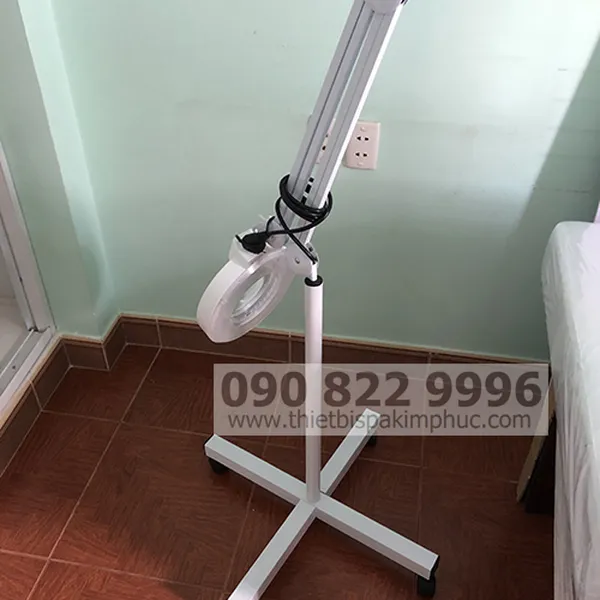 Đèn Lup LED Soi Da Chân Sắt