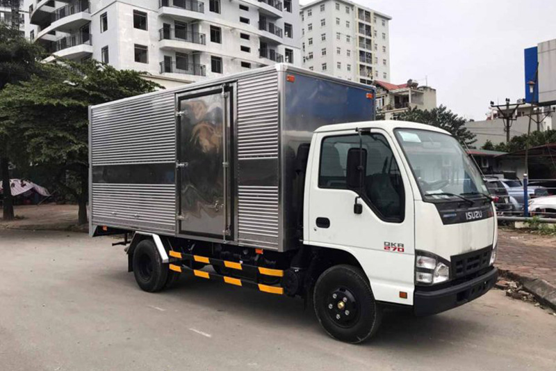 Xe tải isuzu được nâng cấp với thiết nhỏ gọn, tiện lợi dễ dàng vận chuyển hàng hóa Xe tải isuzu được nâng cấp với thiết nhỏ gọn, tiện lợi dễ dàng vận chuyển hàng hóa