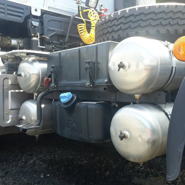 XE ĐẦU KÉO CHENGLONG 420HP CẦU LÁP LZ4255H7DB