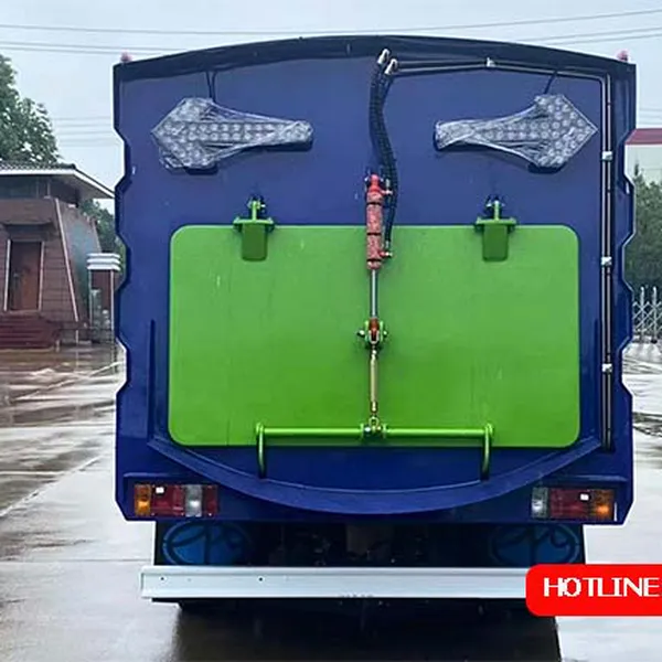 XE QUÉT ĐƯỜNG HÚT BỤI ISUZU 5.5 KHỐI NHẬP KHẨU