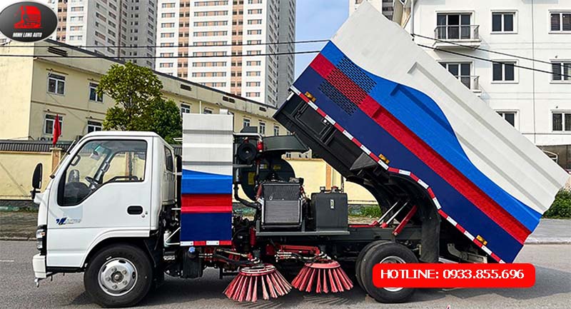 Xe quét đường hút bụi Isuzu 5.5 khối nhập khẩu