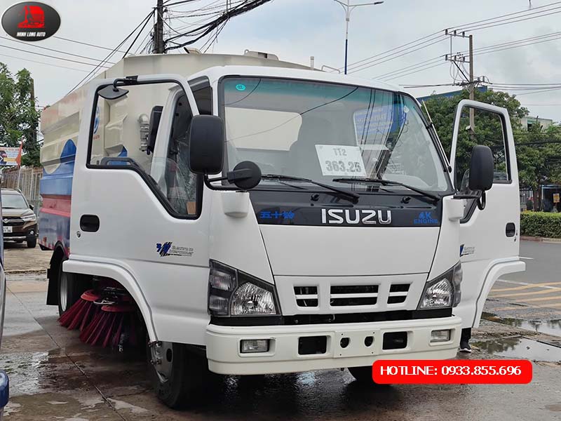 Xe quét đường hút bụi Isuzu 5.5 khối nhập khẩu