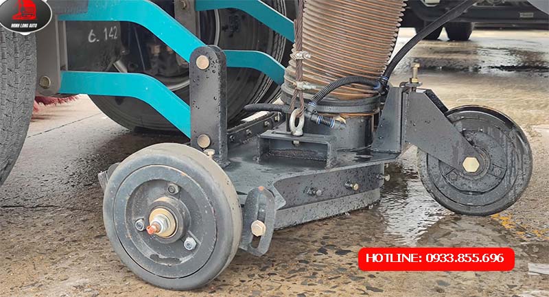 Xe quét đường hút bụi Isuzu 5.5 khối nhập khẩu