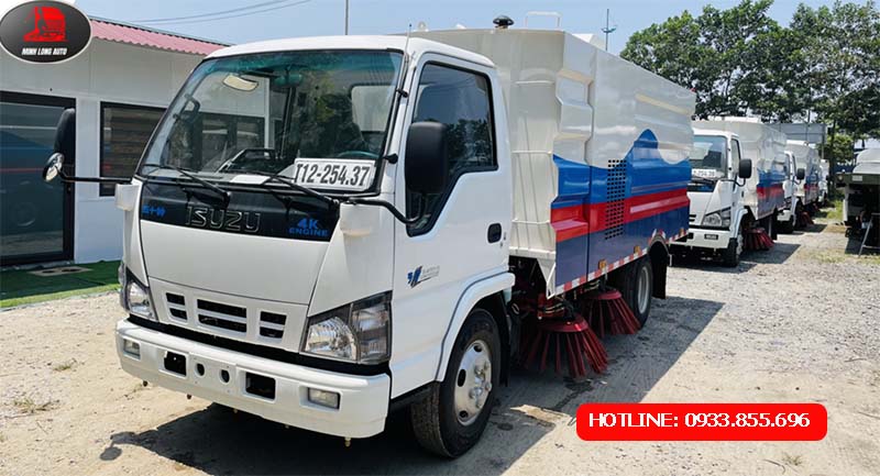 Xe quét đường hút bụi Isuzu 5.5 khối nhập khẩu