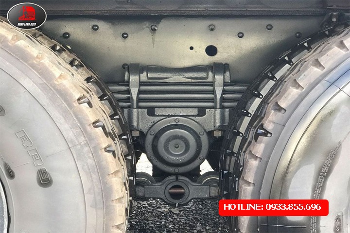 XE TẢI DONGFENG 4 CHÂN KL340 17.5 TẤN CABIN CAO