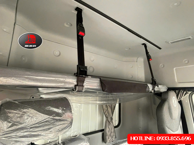 Xe tải Dongfeng B180 7.65 tấn thùng kín container
