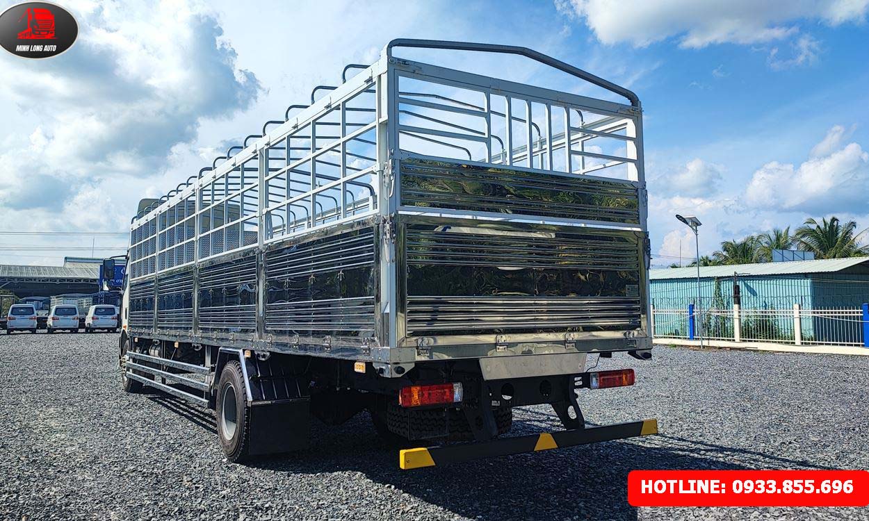 Xe tải FAW J6L thùng mui bạt nhập khẩu dài 9.7m