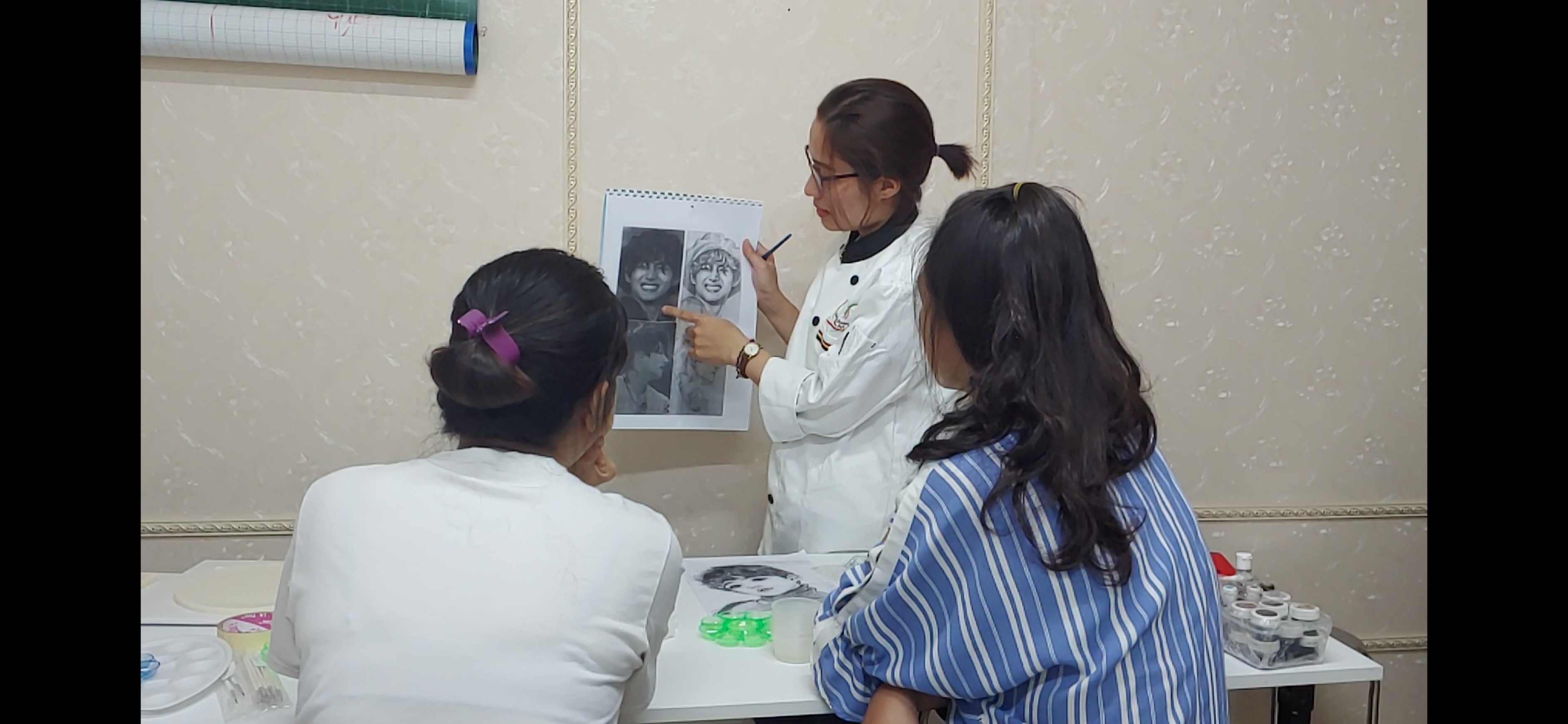 lop-truc-tiep-day-banh-rau-cau-ve-chan-dung