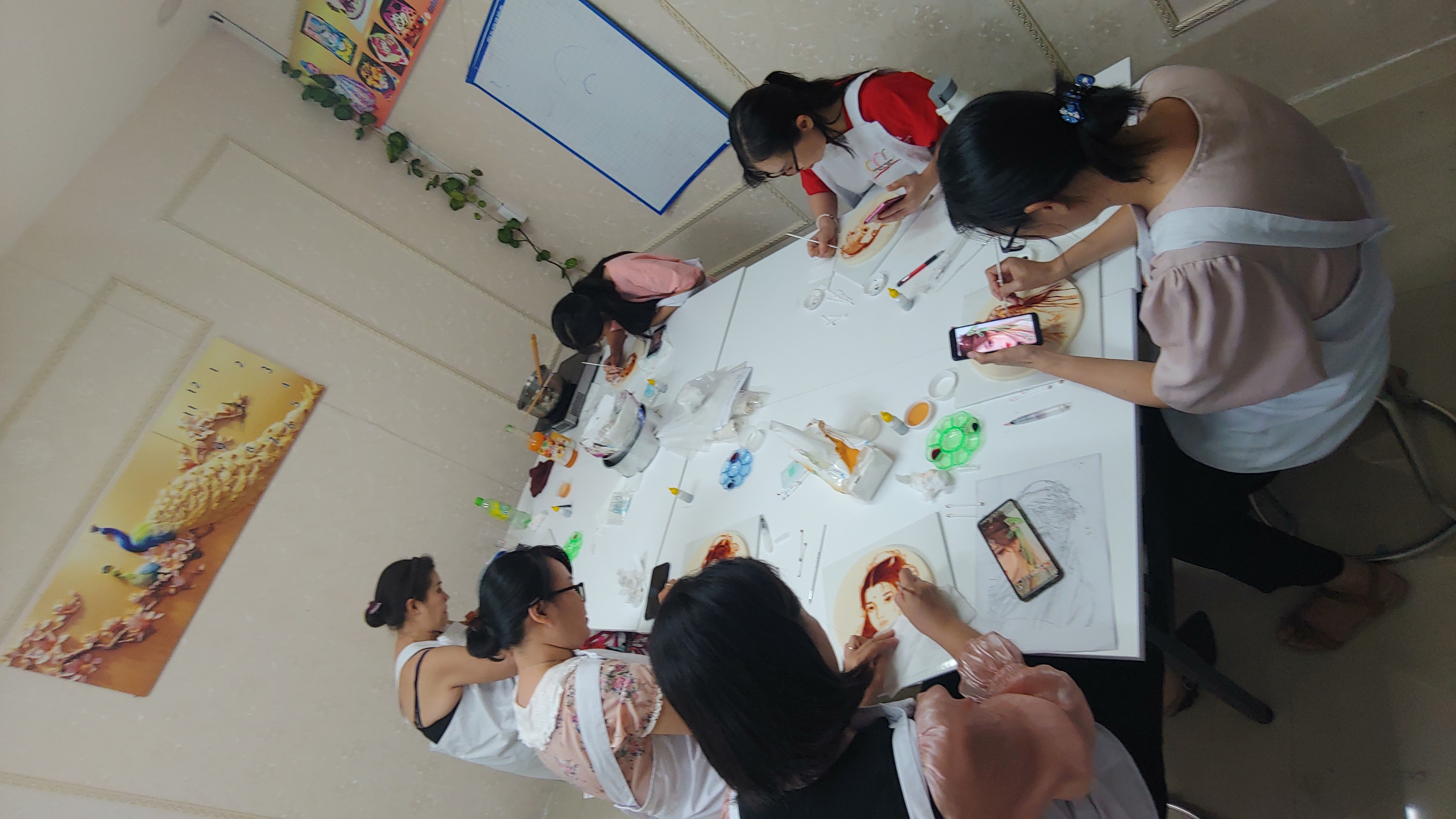 lop-truc-tiep-day-banh-rau-cau-ve-chan-dung