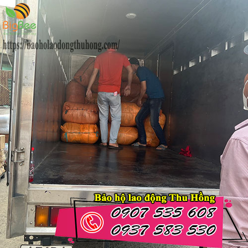 1 tấn vải lau công nghiệp giao miễn phí Q2 01