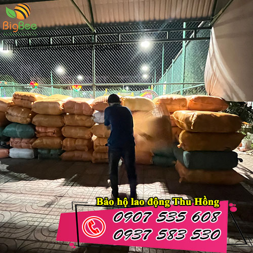 1 tấn vải lau công nghiệp giao miễn phí Q2 02