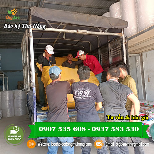 2000 đôi dép tổ ong Thái soạn sẵn đóng bao giao cho khách