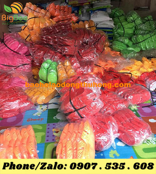 bán sỉ rẻ nhiều màu dép lỗ tổ ong huyền thoại đi mưa