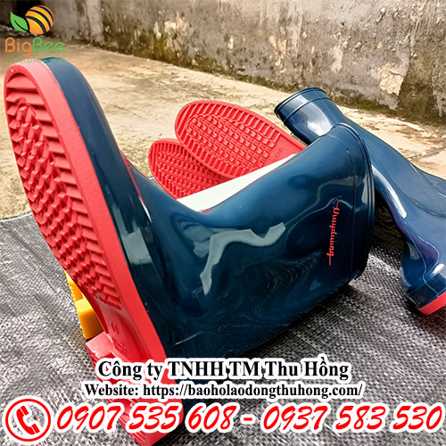 Bán ủng nhựa Thùy Dương xanh dương đế đỏ