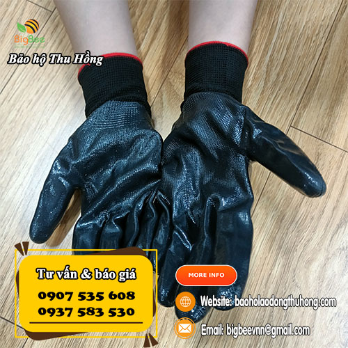 Bao tay bảo hộ phủ sơn màu đen viền cổ tay đỏ Bao tay bảo hộ phủ sơn màu đen viền cổ tay đỏ