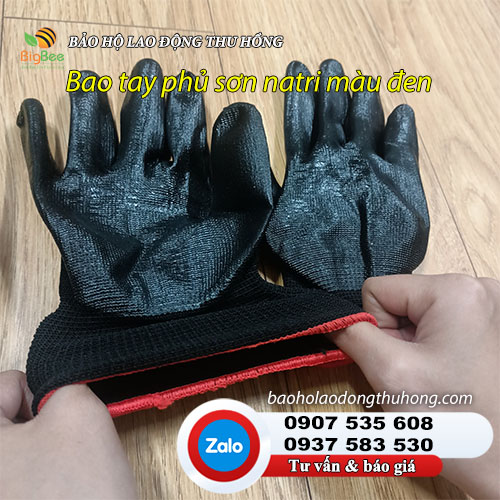 Bao tay phủ sơn Natri đen một mặt viền đỏ nổi bật Bao tay phủ sơn Natri đen một mặt viền đỏ nổi bật
