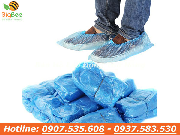Bọc giày đi mưa nilon cổ thấp giá rẻ dùng 1 lần