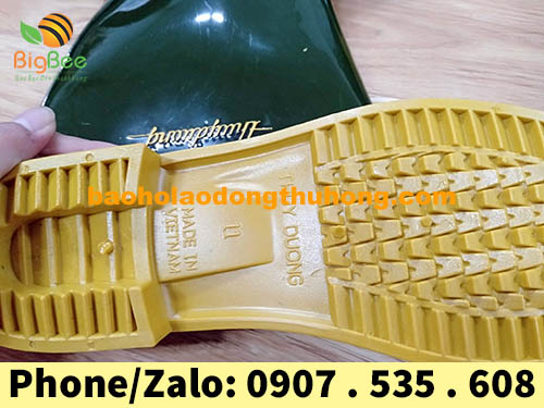 phần đế của ủng màu rêu Thùy Dương