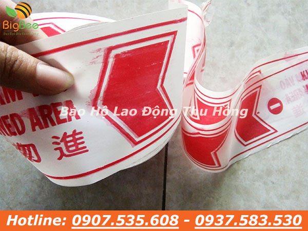 cuộn băng rào công trình 100m nền trắng chữ đỏ