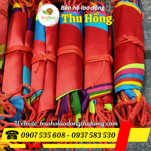 Dây cờ đuôi nheo tam giác trang trí gồm 30 lá Dây cờ đuôi nheo tam giác trang trí gồm 30 lá