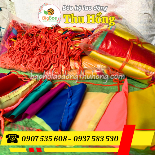 Dây cờ treo trang trí Tết hình tam giác 30 lá Dây cờ treo trang trí Tết hình tam giác 30 lá