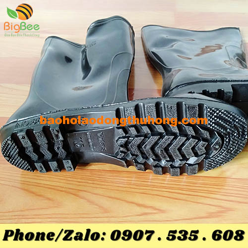 đế của ủng cao su Vitas màu đen