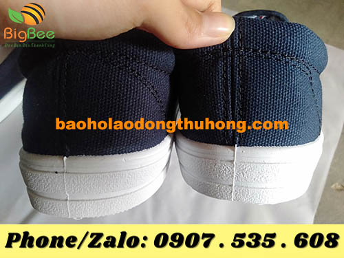 đế giày làm từ cao su của giày bảo hộ Asia