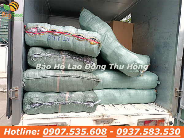 đi đơn giao hàng giẻ lau, bao tay muối tiêu 70g cho công ty Quang Huy 02