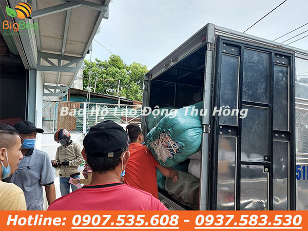 đi đơn giao hàng giẻ lau, bao tay muối tiêu 70g cho công ty Quang Huy 04