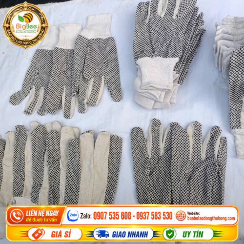 Găng tay vải bạt chấm hạt nhựa đơn giản , dễ dùng Găng tay vải bạt chấm hạt nhựa đơn giản , dễ dùng