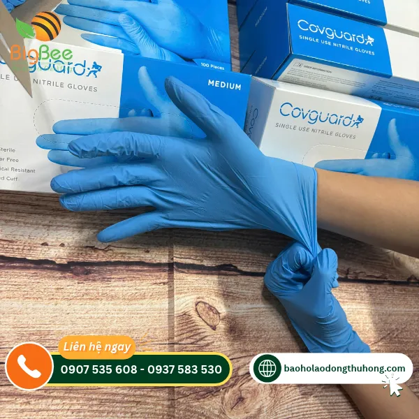 Kiểm tra độ co giãn phần cổ găng tay Nitrile Covguard Kiểm tra độ co giãn phần cổ găng tay Nitrile Covguard