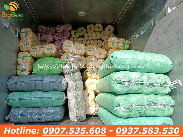 Giao 10000 đôi ủng, bao tay len nhúng nhựa đi Bình Thuận 01