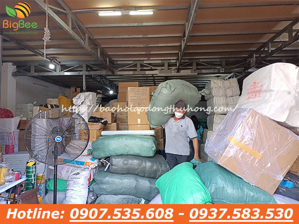 Giao 10000 đôi ủng, bao tay len nhúng nhựa đi Bình Thuận 03