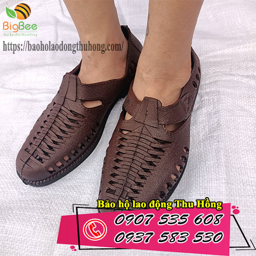 Giày nhựa đi mưa bít mũi