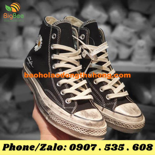 giày thể thao bị bẩn