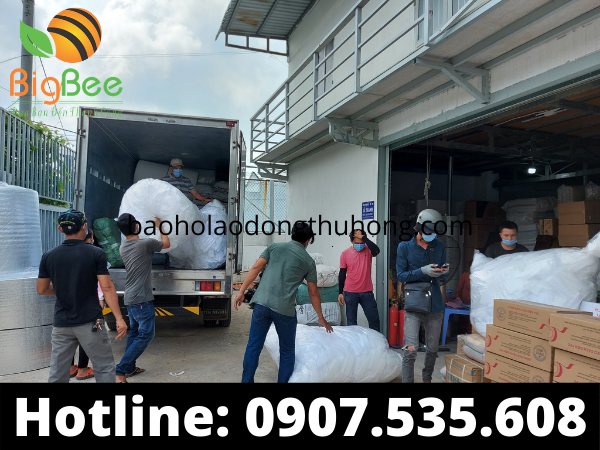 hoạt động giao hàng của công ty thu hồng ngày 4 tháng 6