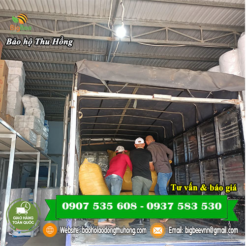 hoạt động giao hàng dép tổ ong Thái tại Thu Hồng